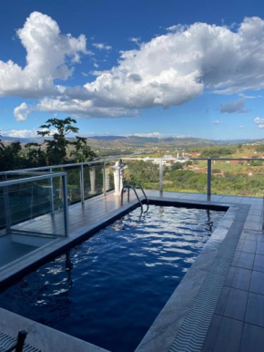 Casa Capitólio com Vista para Escarpas do Lago
